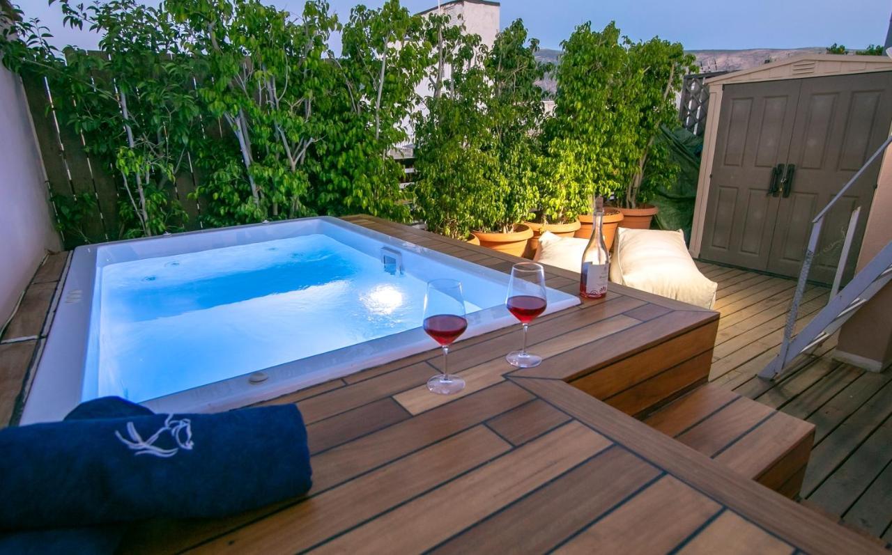 Beautiful Penthouse In Athens With Outside Jacuzzi Appartement Buitenkant foto